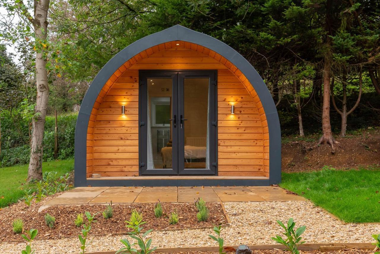 The Plough Inn Cabins Ramsden 外观 照片
