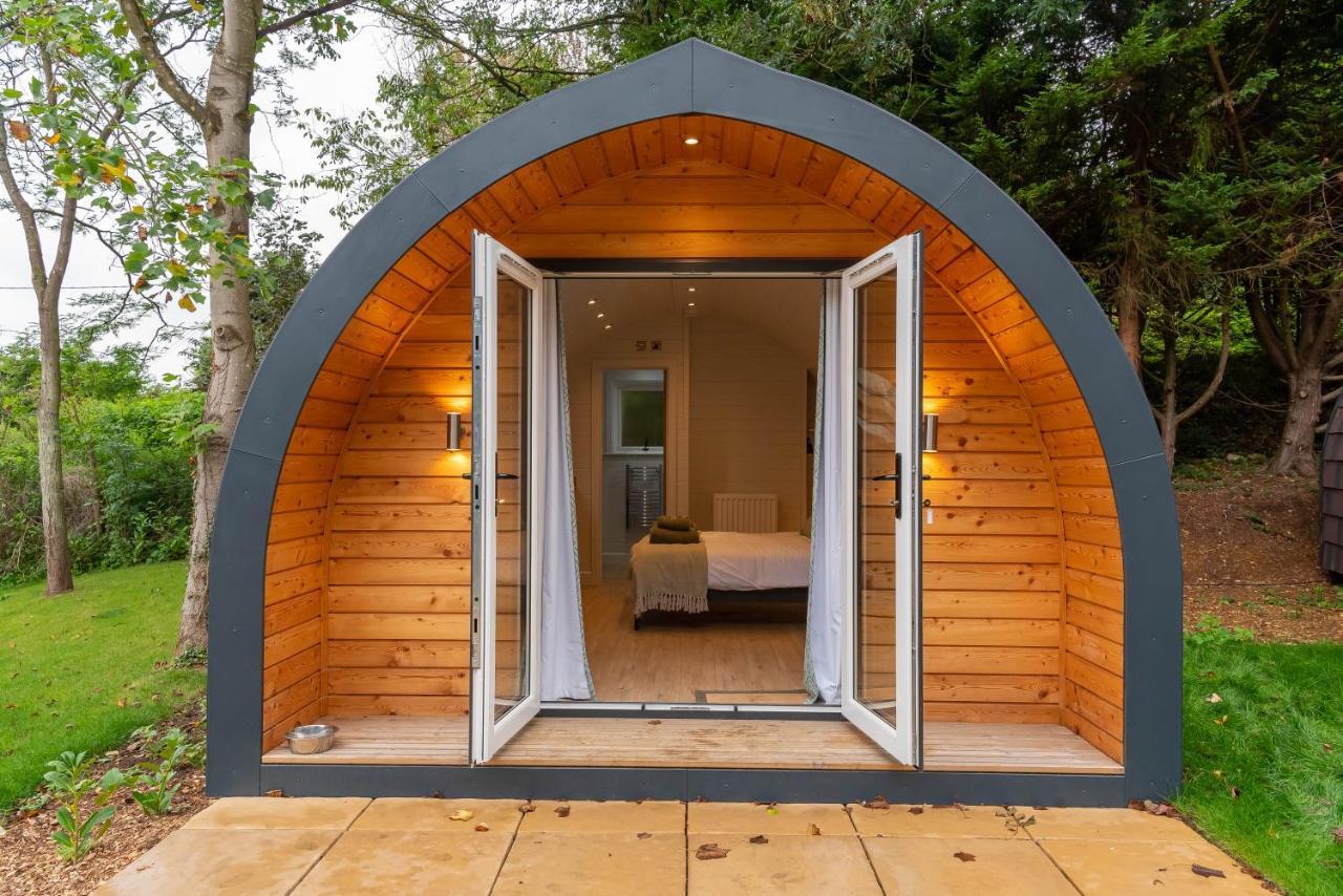 The Plough Inn Cabins Ramsden 外观 照片