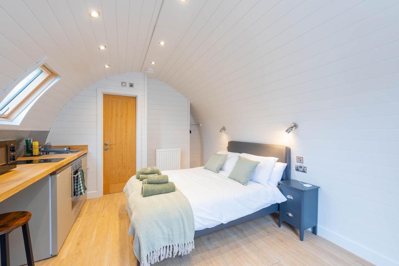 The Plough Inn Cabins Ramsden 外观 照片