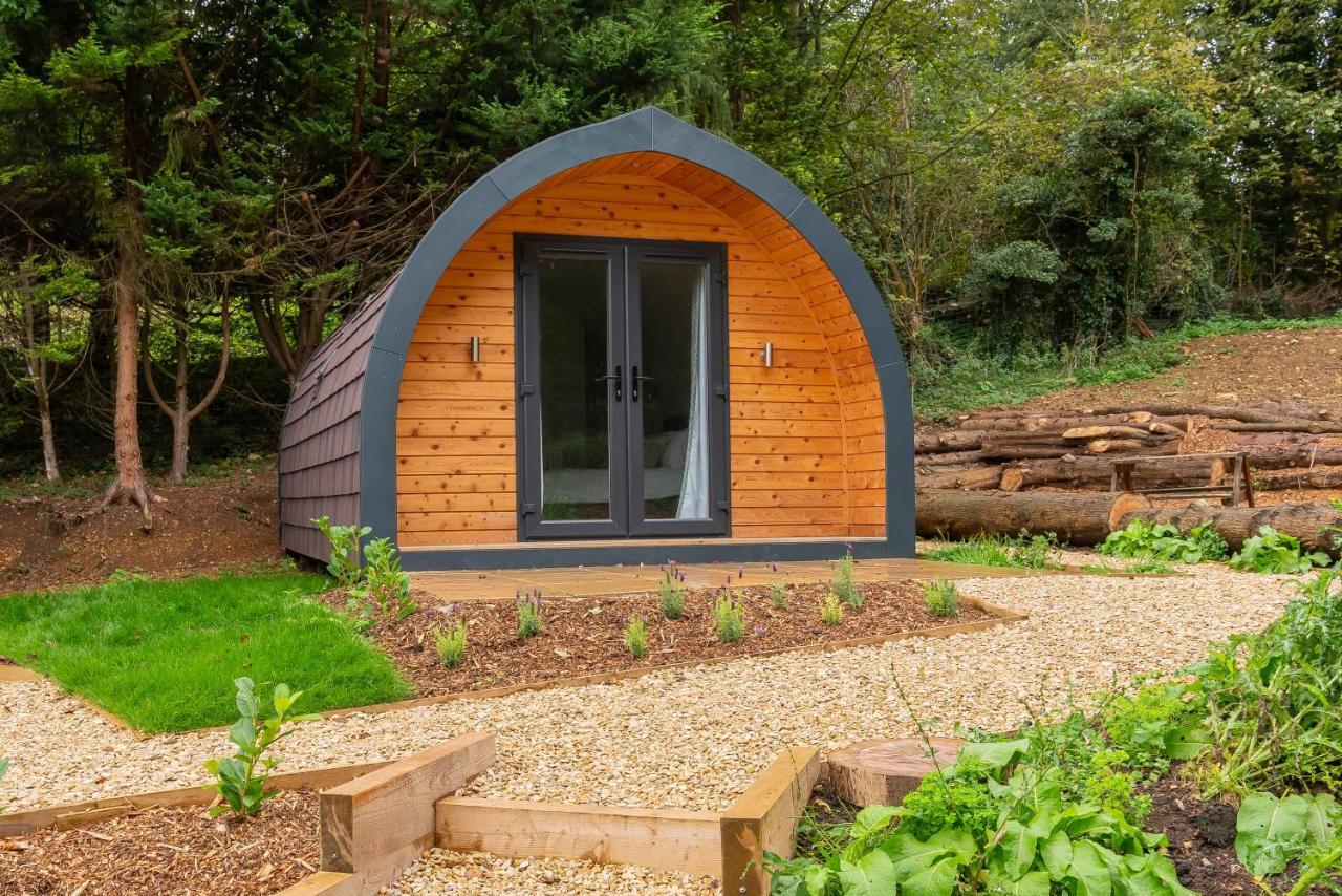 The Plough Inn Cabins Ramsden 外观 照片