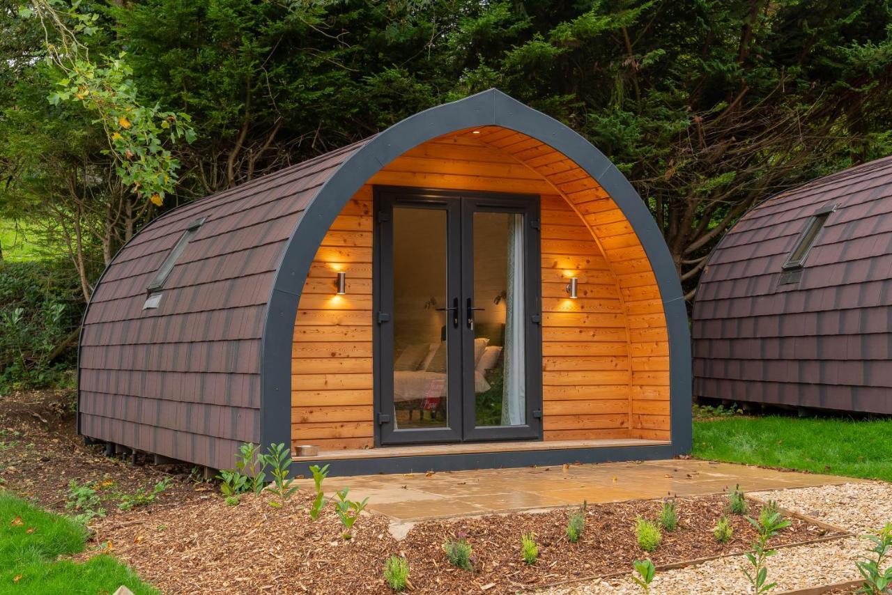 The Plough Inn Cabins Ramsden 外观 照片